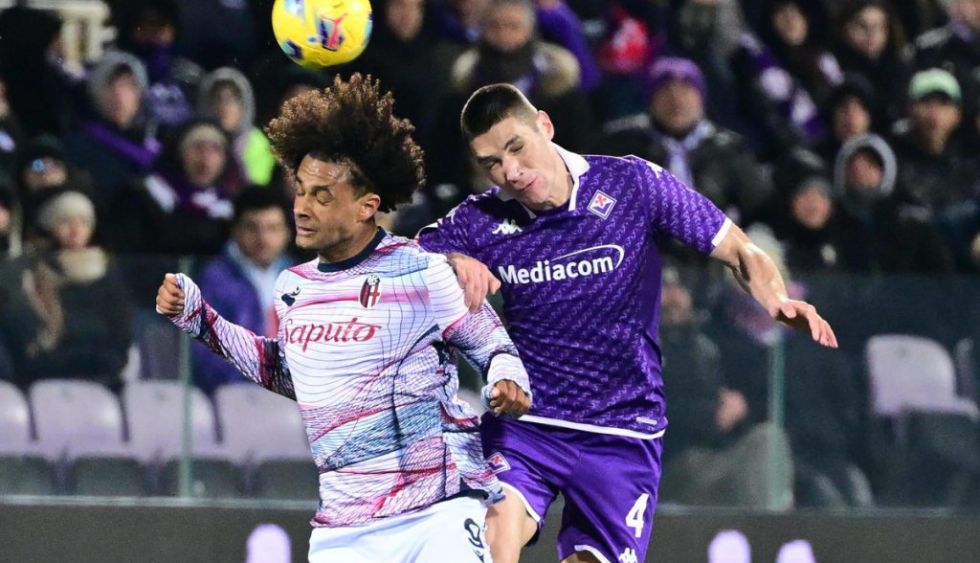 Fiorentina and Bologna football players 